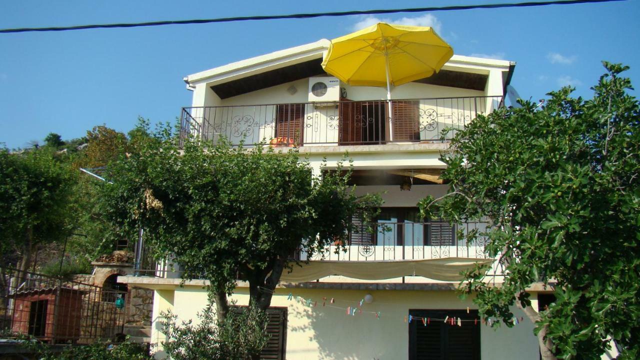 Apartments Zuanovic Karlobag Luaran gambar