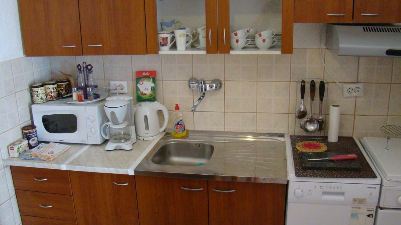 Apartments Zuanovic Karlobag Luaran gambar