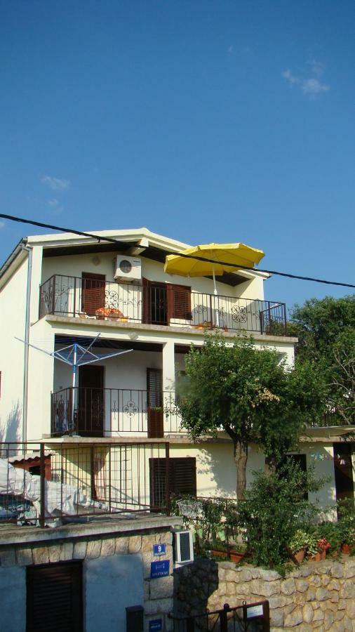 Apartments Zuanovic Karlobag Luaran gambar